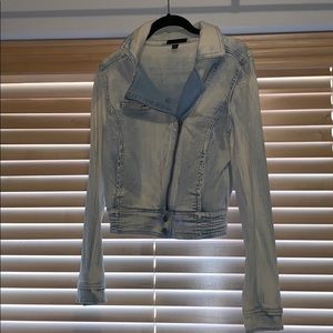 Light Jean Jacket | XS